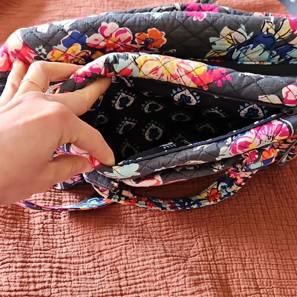 Vera Bradley 100 Handbag - Picture 5 of 7